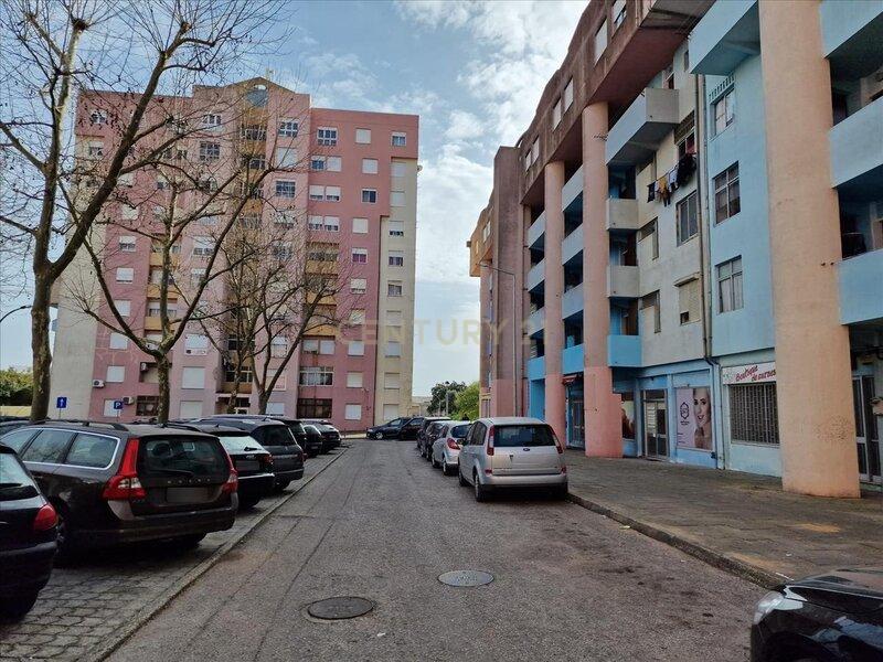Apartamento T2 para Reabilitar, em São Sebastião, em Setúbal - Image 20