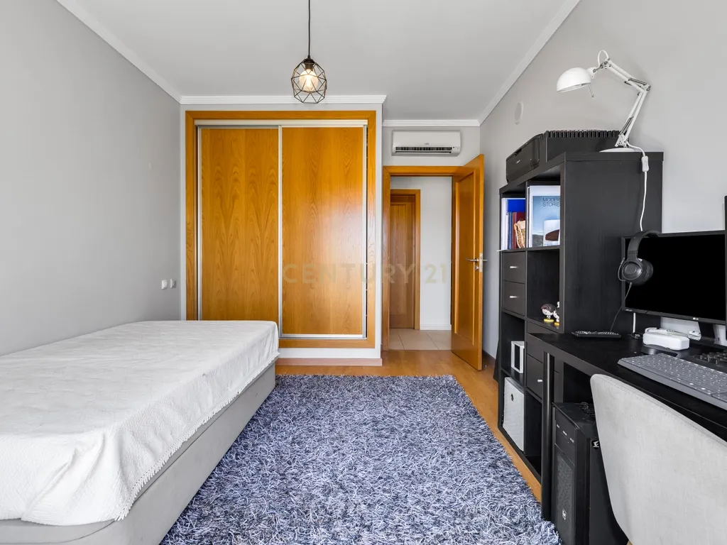 Apartamento T3 com Garagem na Quinta João de Ourém — Olhão - Image 17