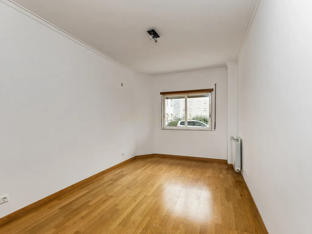 Apartamento T2 C/Elevador em Belas - Image 12