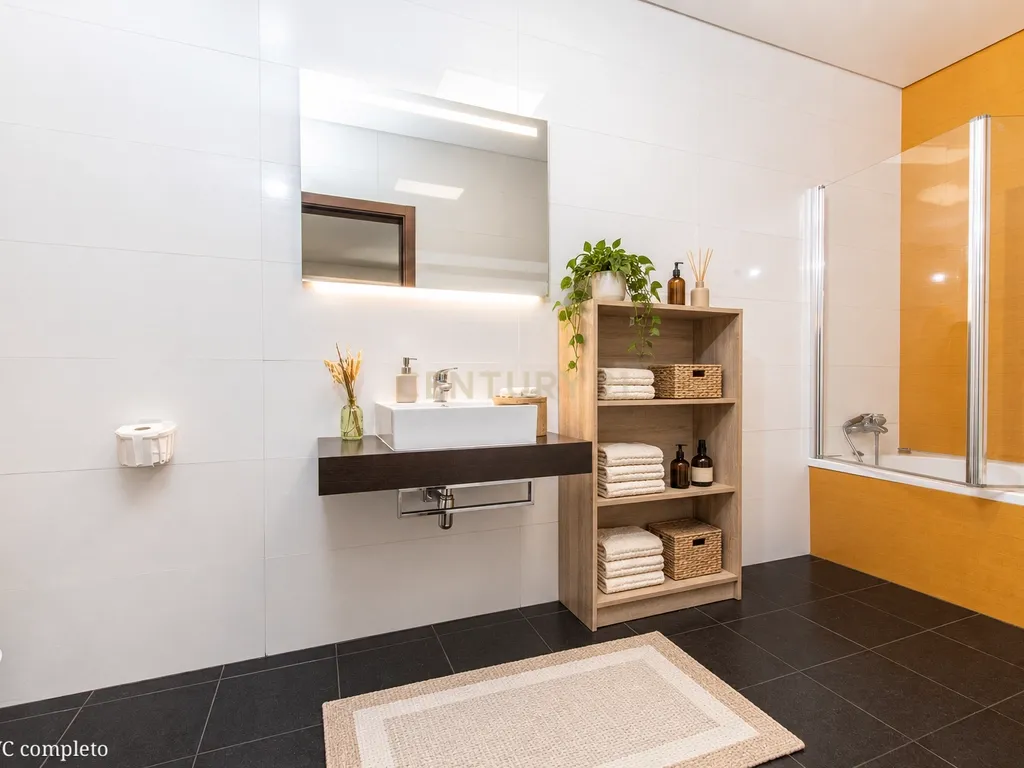 T4 DUPLEX COM 288,50 M², TERRAÇO PRIVATIVO DE 310 M² E ESTACIONAMENTO PARA 7 CARROS — A POUCOS MINUTOS DE LEIRIA - Image 20
