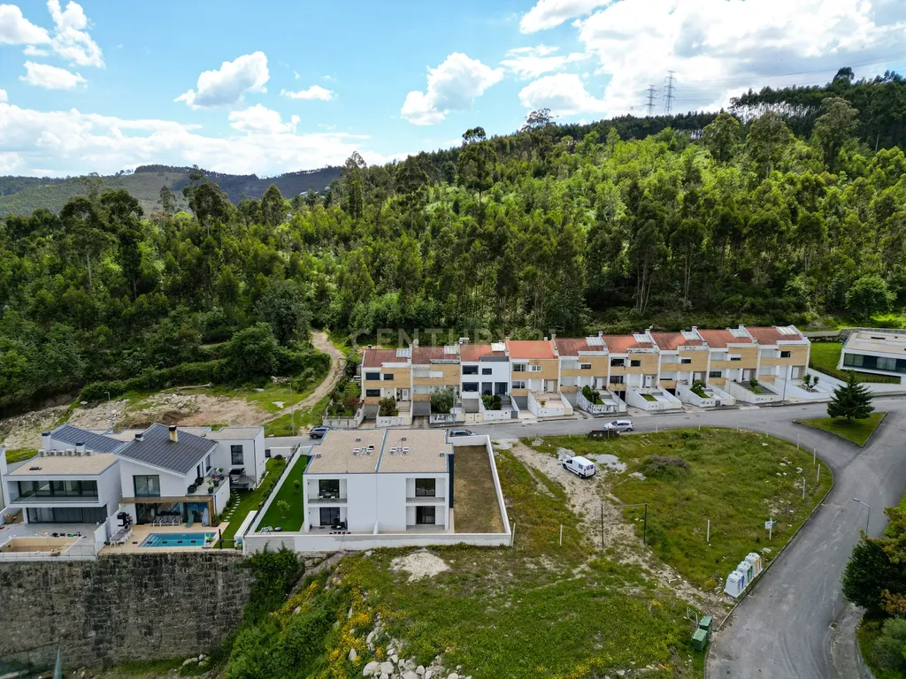 Moradia Gaveto T3 + Escritório | Luxo, Conforto e Vista Incrível – Póvoa de Lanhoso - Image 38