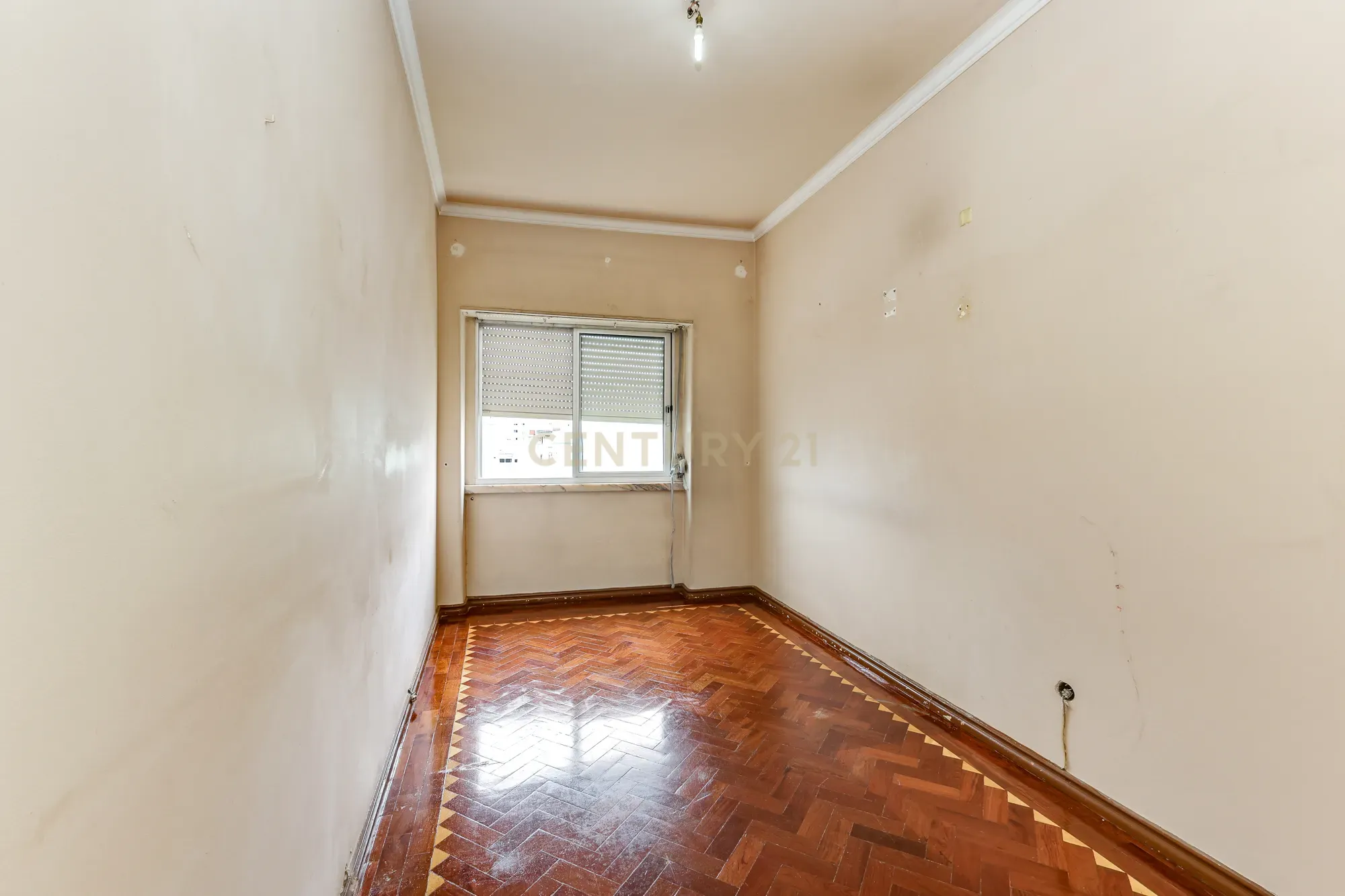 FORTE POTENCIAL DE NEGOCIO. VISTA LATERAL RIO TEJO , T2 COM CERCA DE 100M2 . MUITO HABITÁVEL PERTO DO METRO ARROIOS. - Image 18