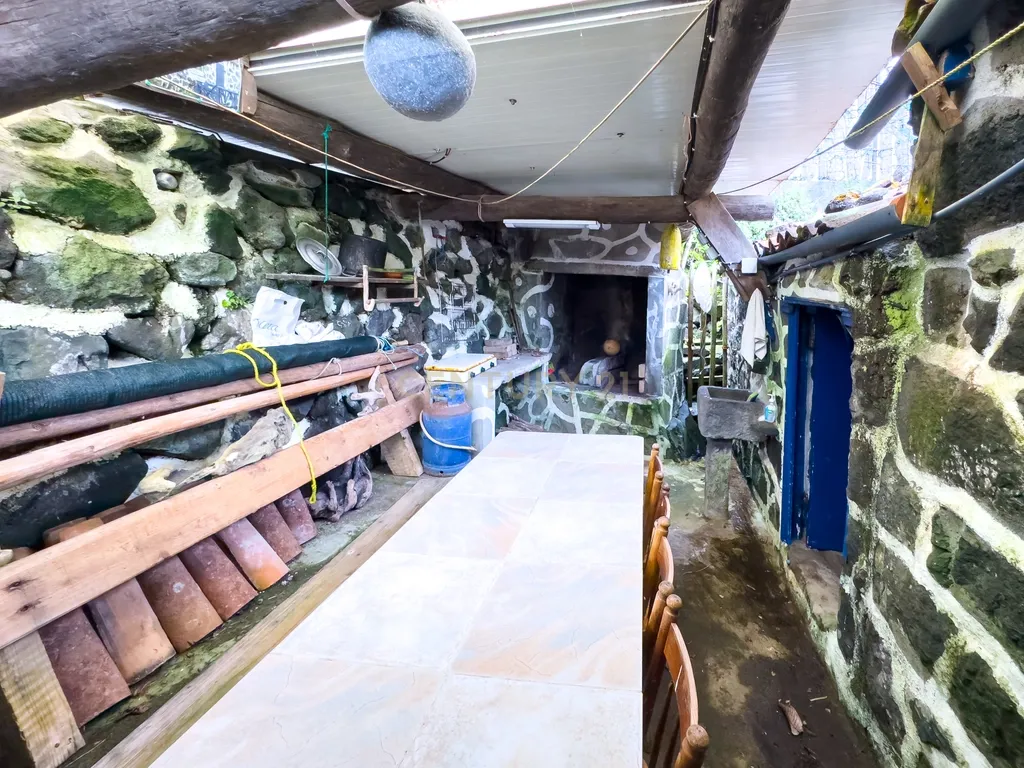 Imóvel Histórico na Fajã do Araújo – Uma das Casas Mais Antigas do Nordeste - Image 16