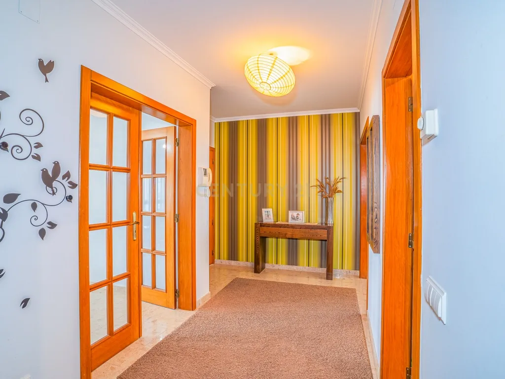 Apartamento T3 com garagem - Cidade Nova, Caldas da Rainha - Image 2