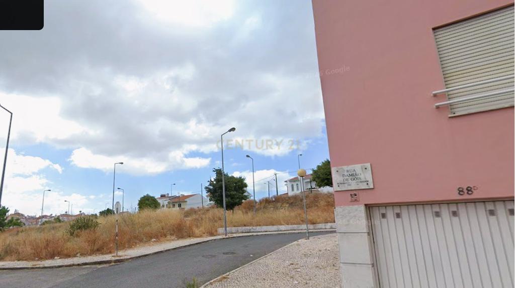 Lote terreno com área de 873,20 m2 para construção de 8 fogos - Image 4