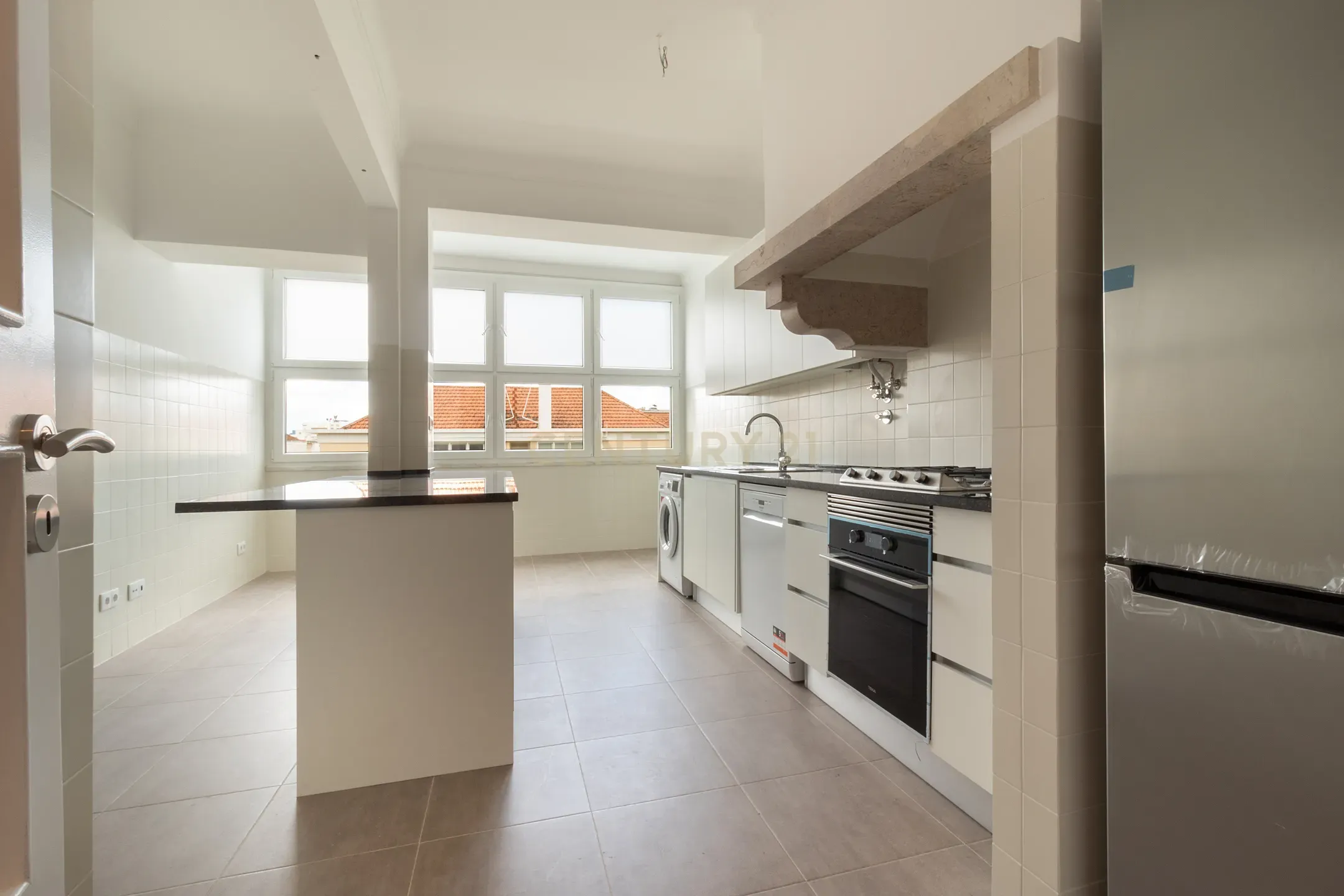 Apartamento T3 renovado no Bairro de São Miguel, Alvalade. Para Arrendar! - Vista 5