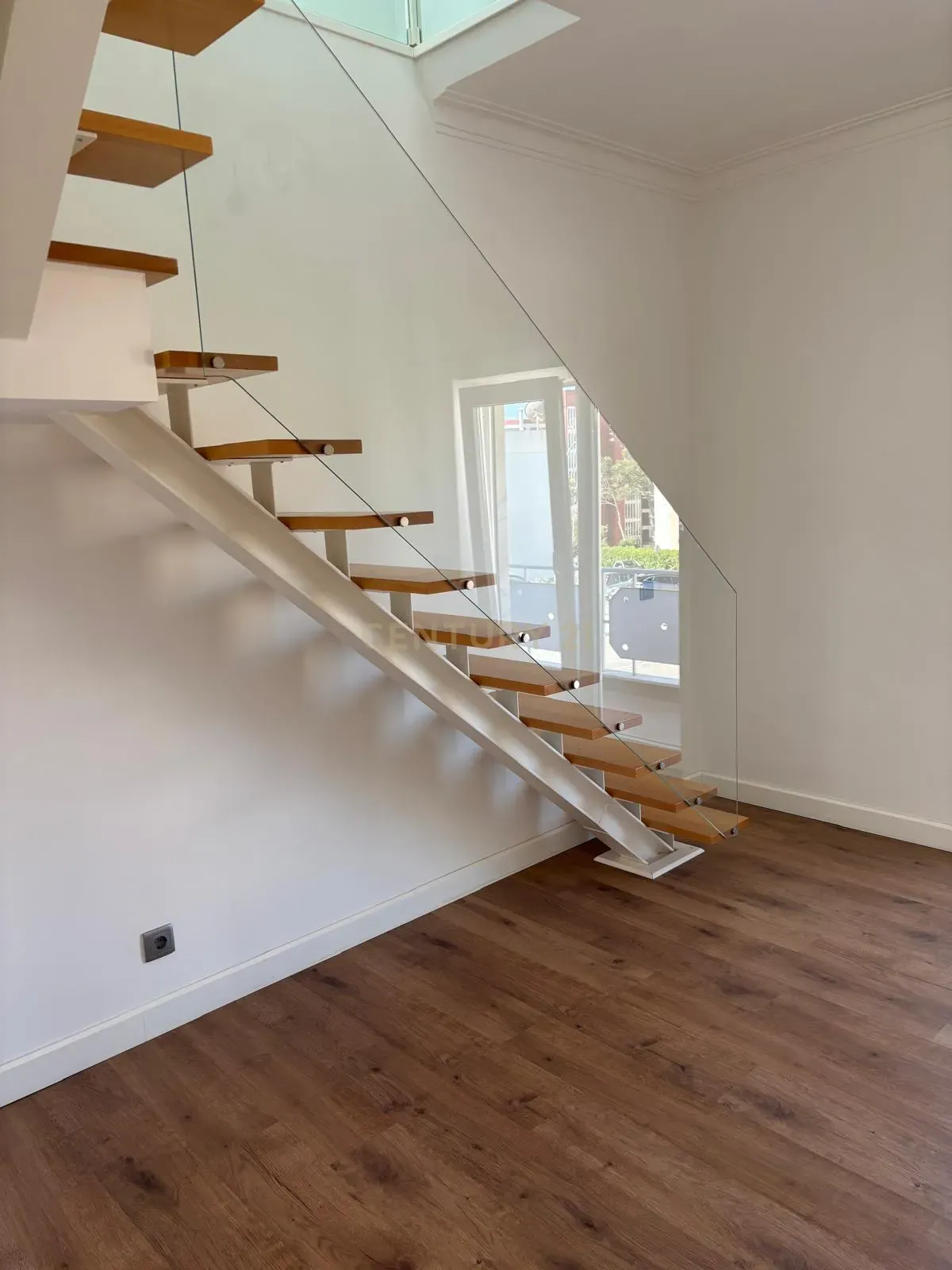 Elegante T3 Duplex para Arrendamento no Estoril – pohled 5