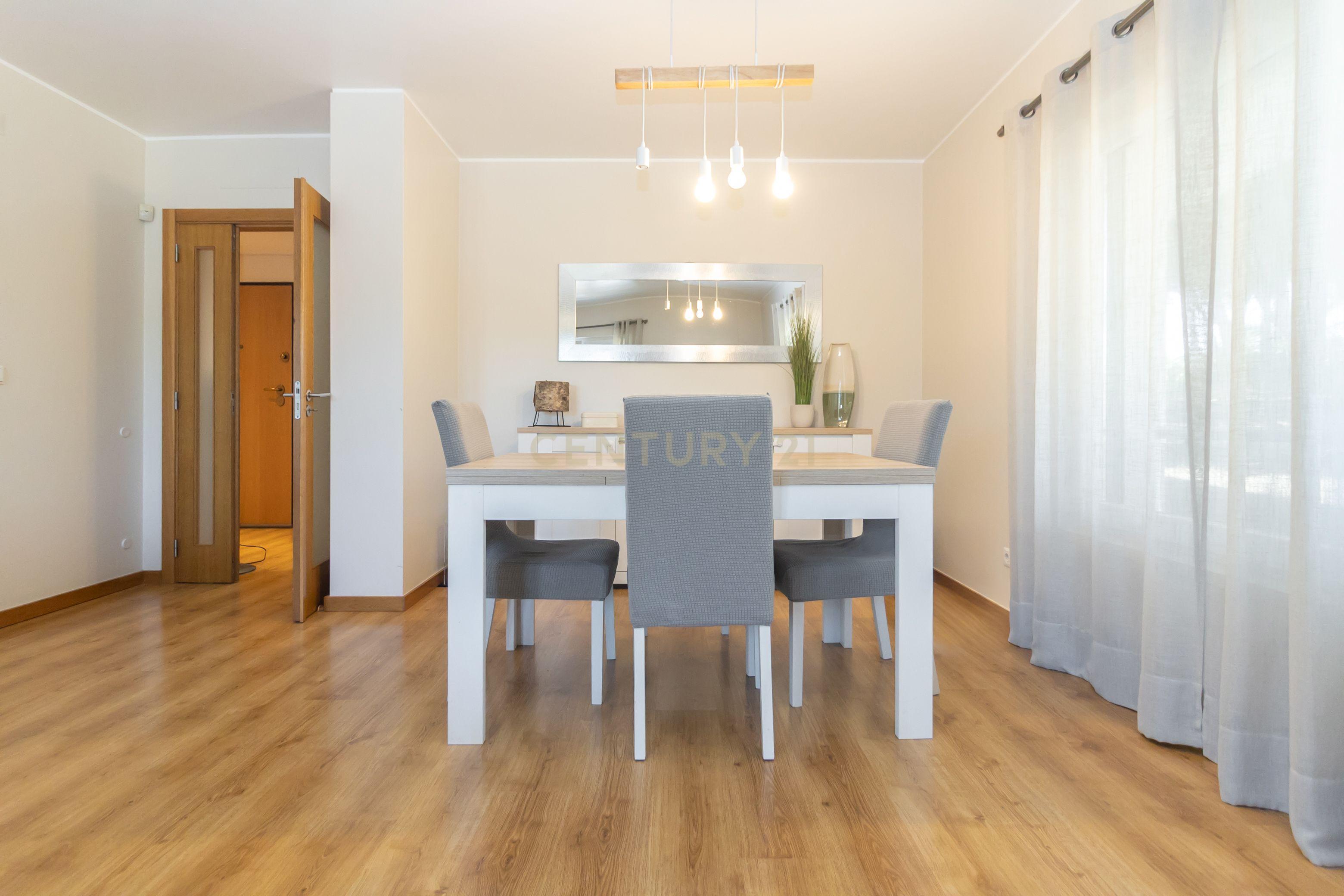Fotografia 4 de T3 com 125 m² | Quinta de São Macário | Suíte, Varanda e Arrecadação