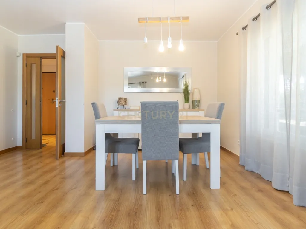 T3 com 125 m² | Quinta de São Macário | Suíte, Varanda e Arrecadação - Image 4
