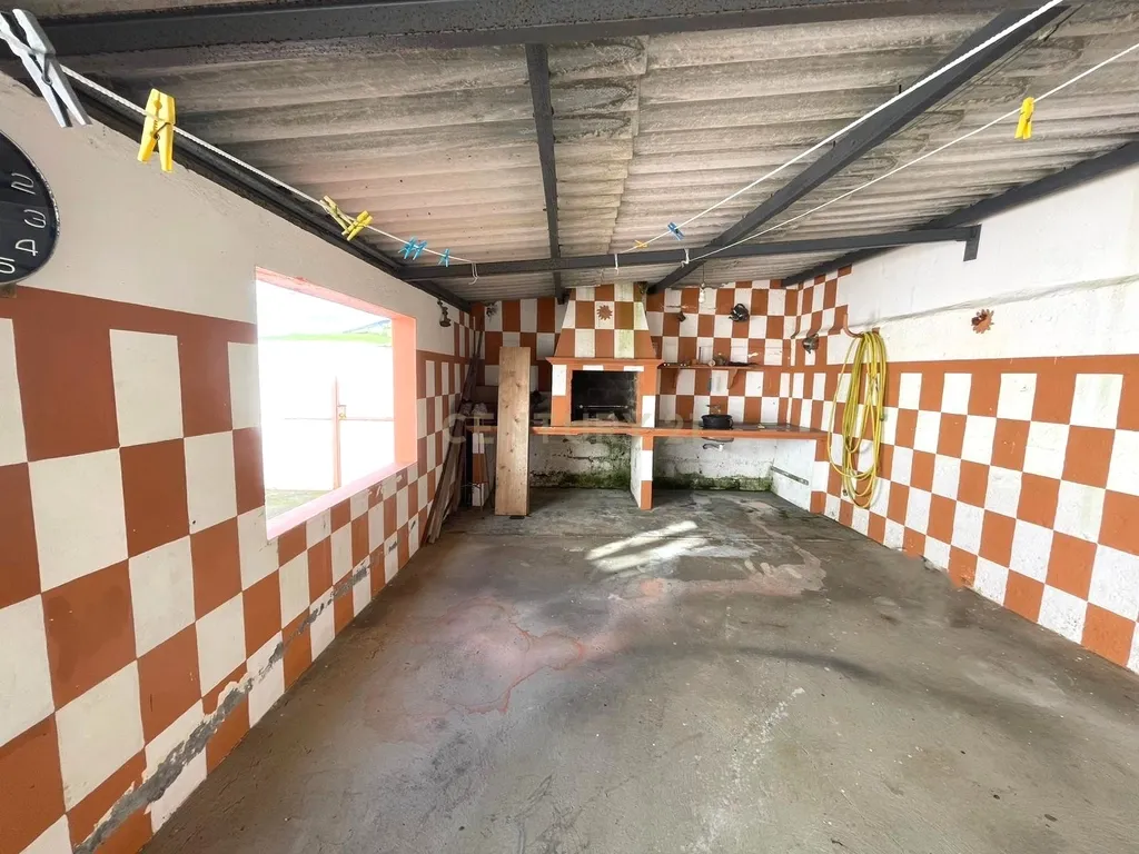 Exclusiva Moradia T4 Inserida em Lote de 753,5 m² nos Arrifes - Image 7