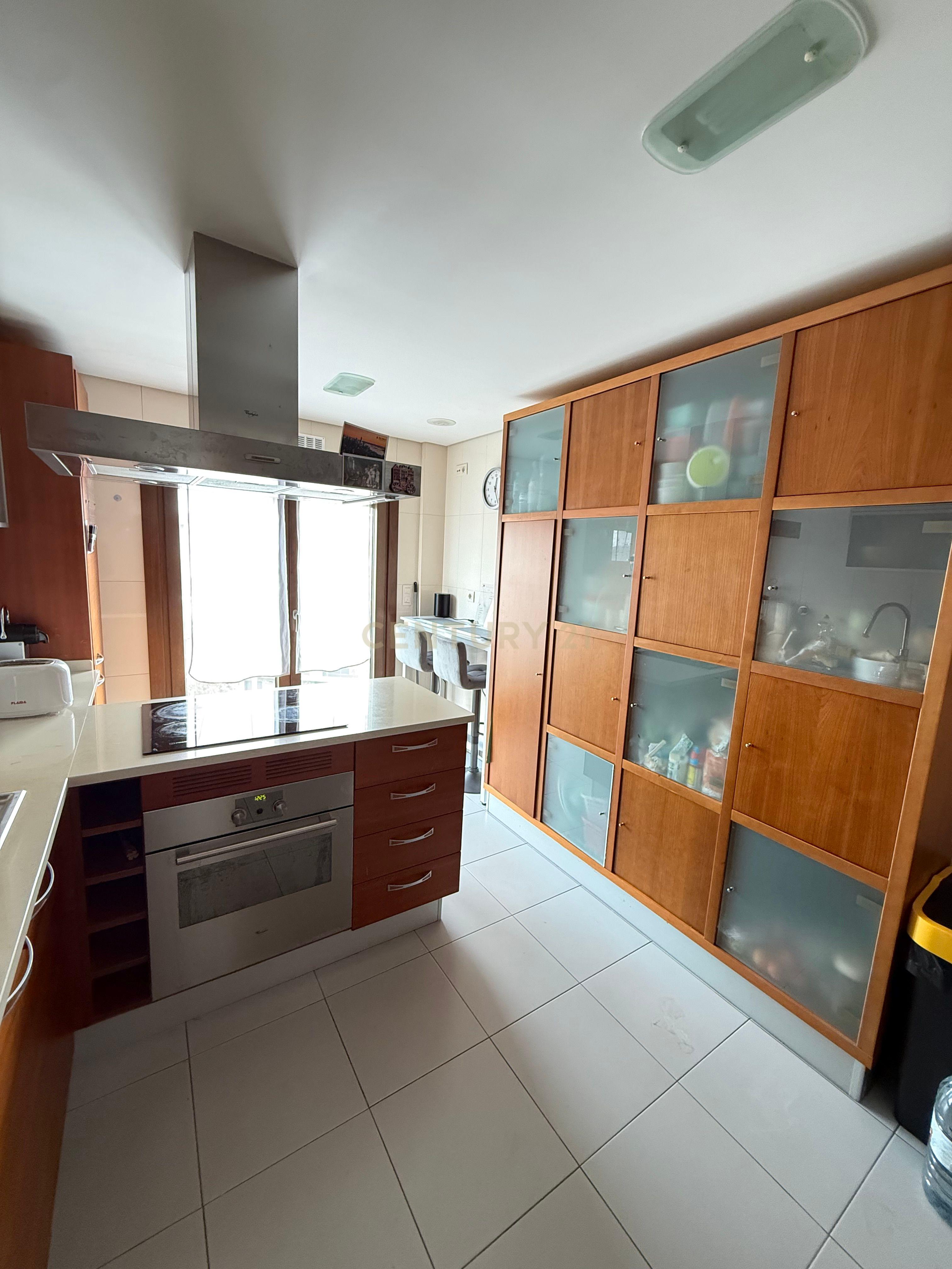 Fotografia 12 de Apartamento T2 Moderno em Odivelas com Vista para a Cidade