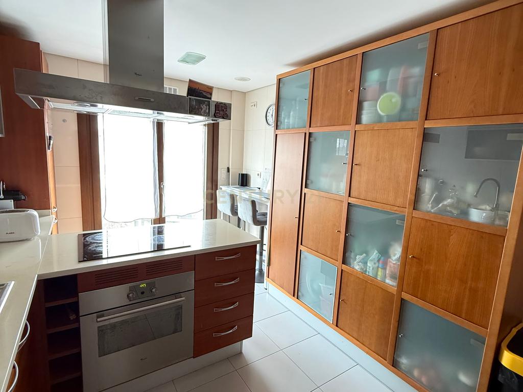 Apartamento T2 Moderno em Odivelas com Vista para a Cidade - Image 12