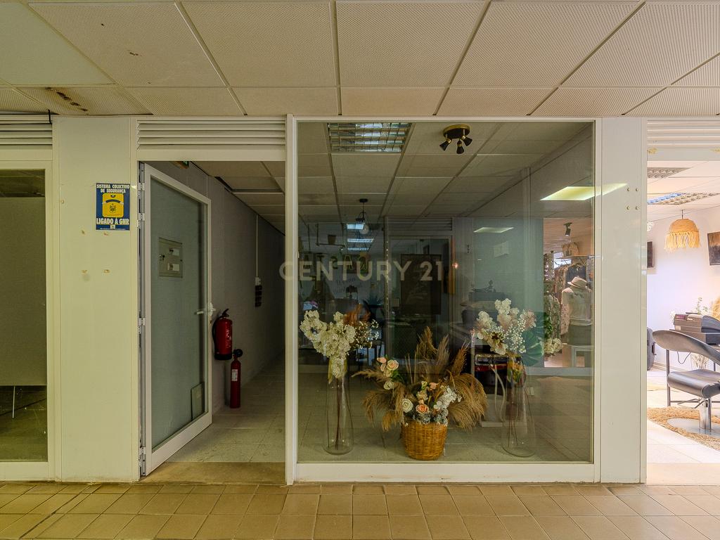 OPORTUNIDADE - Duas Lojas Comerciais no Centro Comercial Borda d’Água - Albufeira - Image 4
