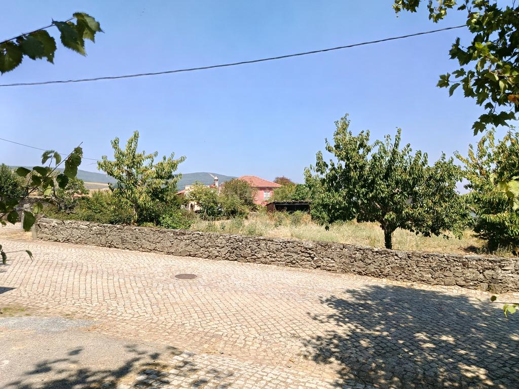 Espetacular Moradia com Terreno e Anexos em Rebordãos e Vista Panorâmica em Bragança - Image 8