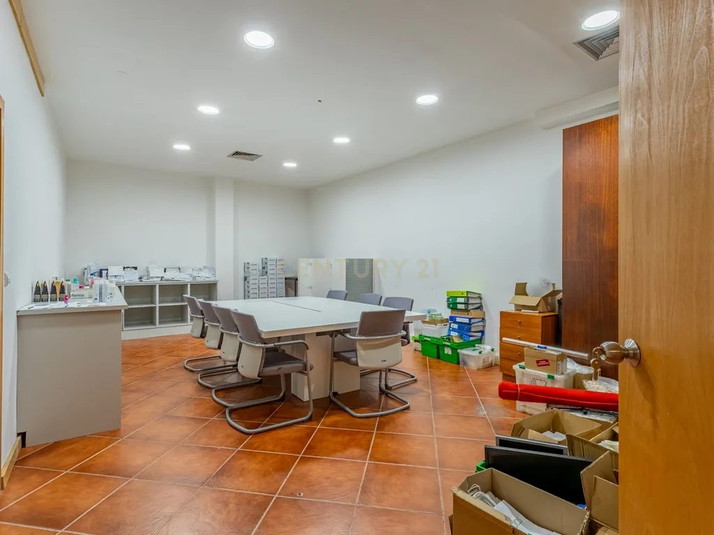 Loja em Alfragide, central, 367 m2 - Image 12