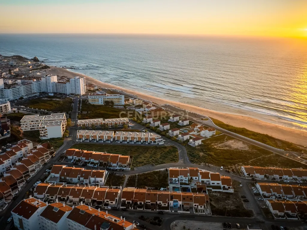 Moradias com quatro quartos e piscina, junto ao mar e vistas deslumbrantes - Image 3