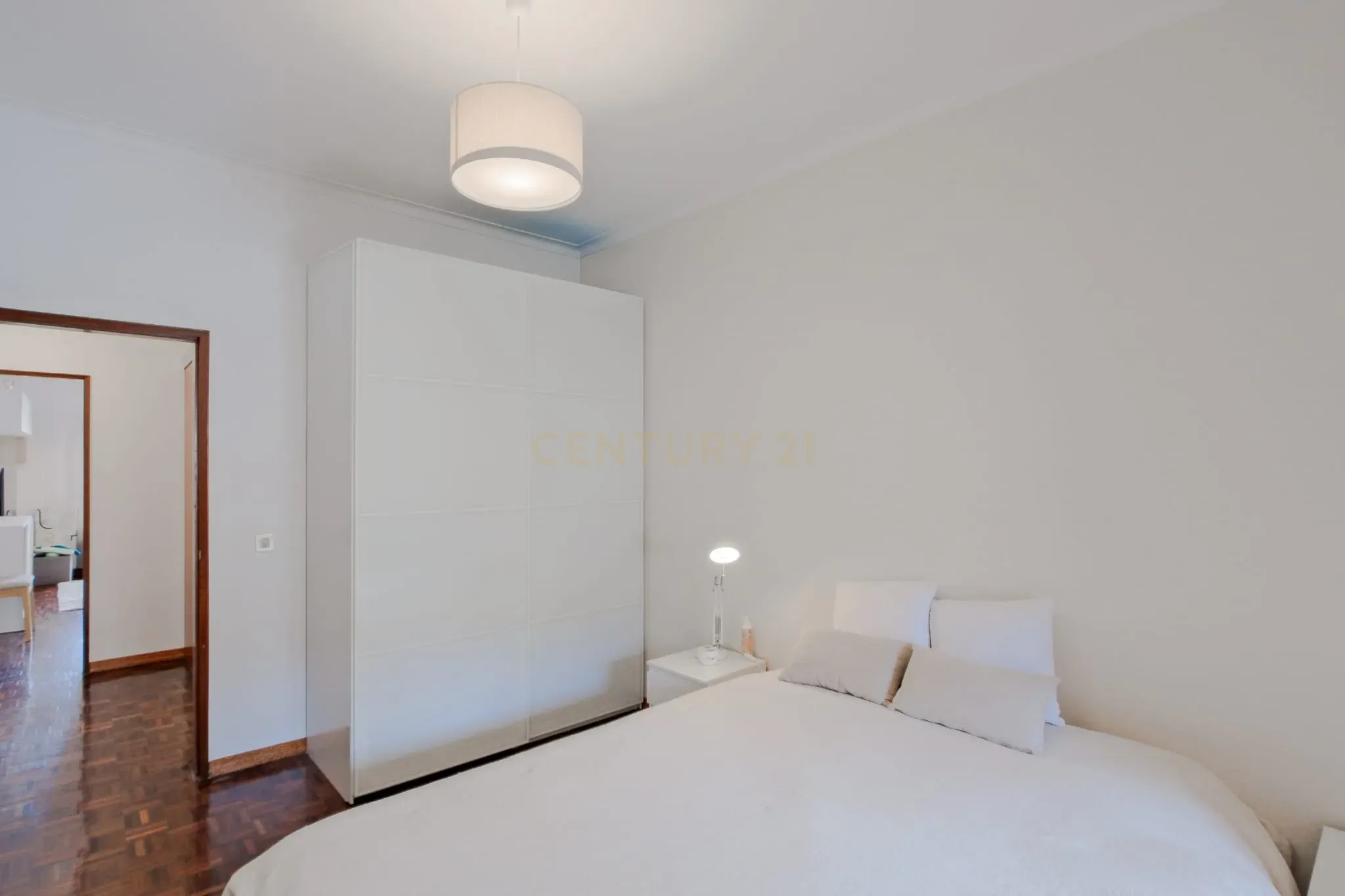 Apartamento T2 Remodelado em Tires - Image 12