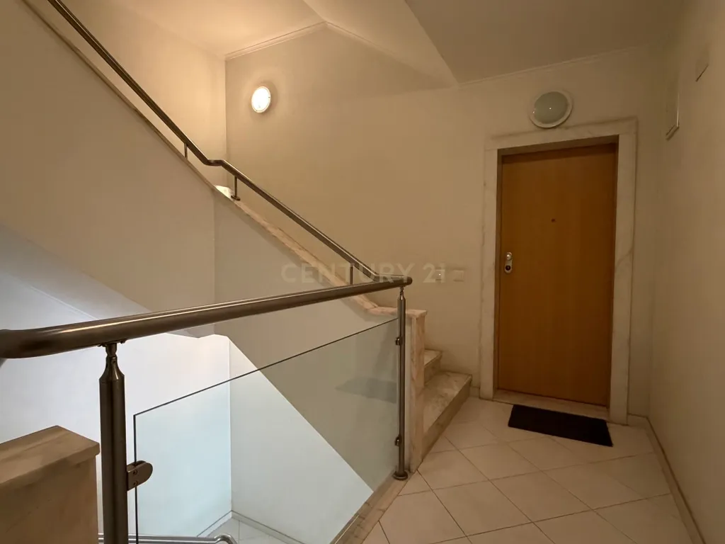 Apartamento T3 com Duas Varandas e Arrecadação, no Pinhal Novo - Image 31