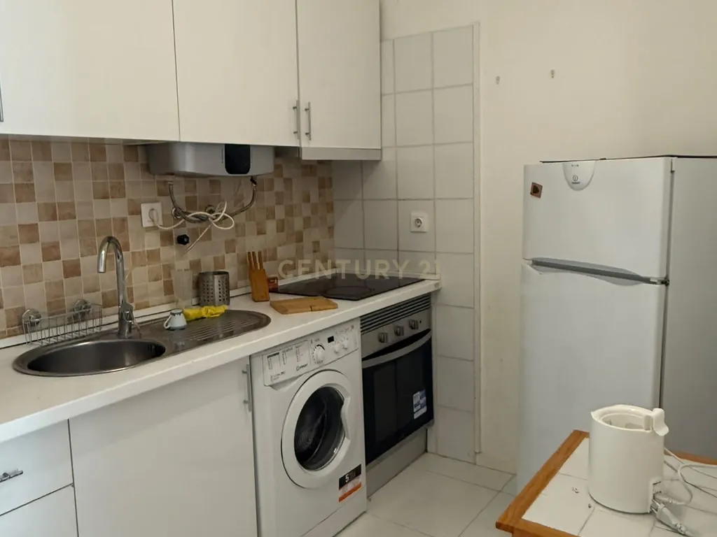 T1 em Algés, Oeiras - Localização Central e Conforto - Image 4
