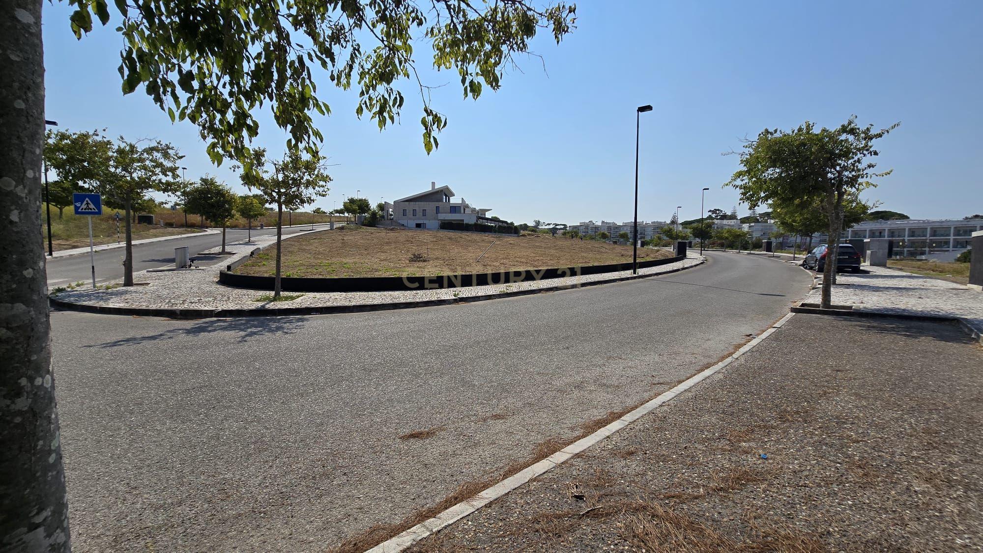 Fotografia 11 de 710 m² de Exclusividade num Novo Condomínio na Aldeia dos Capuchos.