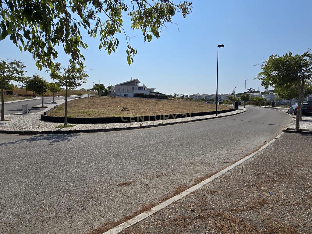 710 m² de Exclusividade num Novo Condomínio na Aldeia dos Capuchos. - Image 11