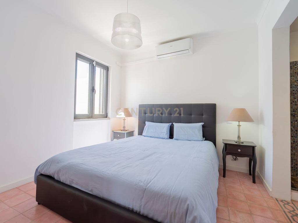 Casa Renovada T3-em Olhão na Baixa , Licença AL, Vista Panorâmica e Piscina - Image 26