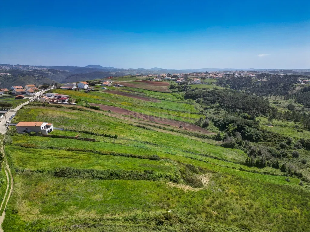 Moradia com Terreno Amplo e Vista Mar na Carvoeira - Image 57