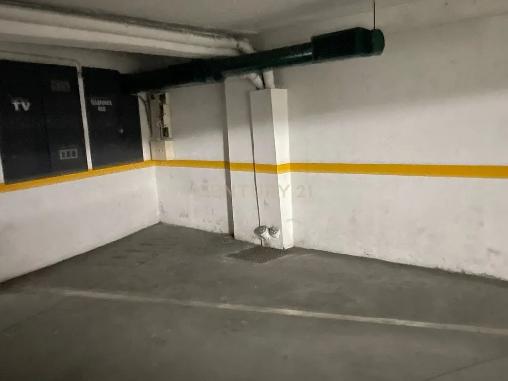 Estacionamento, lugar de garagem no Condominio de São Domingos, Évora - Image 1