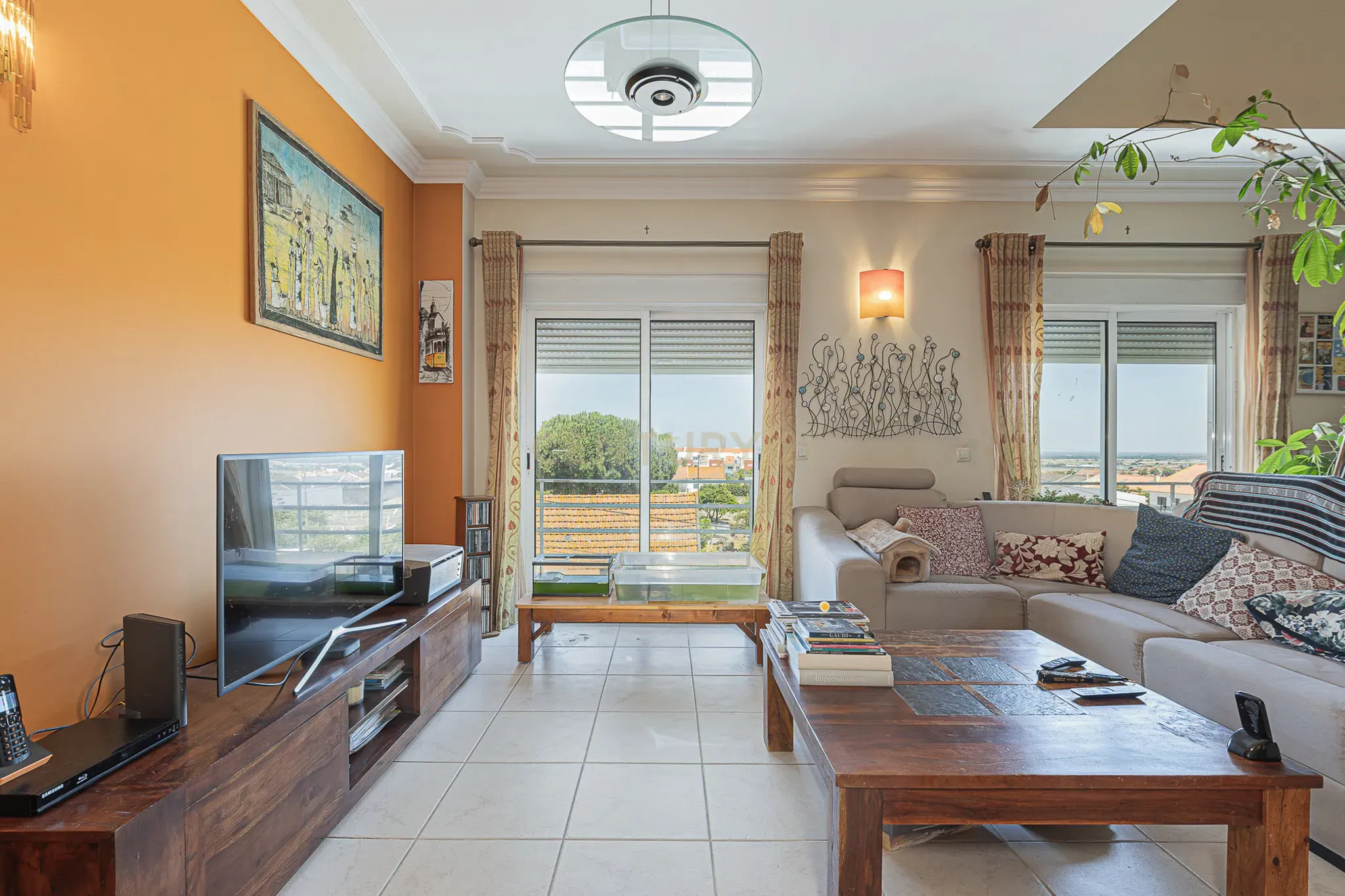 Fotografia 4 de Duplex Moderno T2+2 na Atalaia, Montijo, boas áreas, ótima exposição solar e com tudo perto de si!