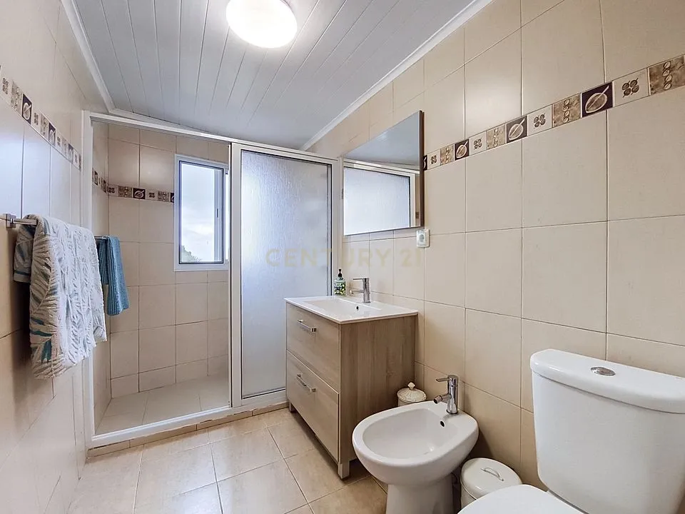 Moradia T2 no Centro da Vila do Nordeste | Jardim e Excelente Potencial de Investimento - Image 18