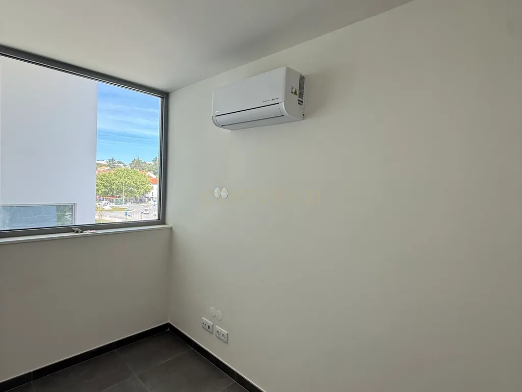 Apartamento Triplex T2 com Piscina Privada no Coração de Alcácer do Sal - Image 6