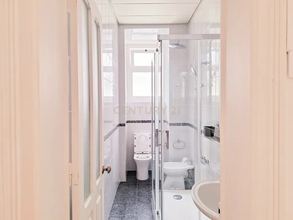 Apartamento T3+2 para Arrendamento em Campolide - Image 3