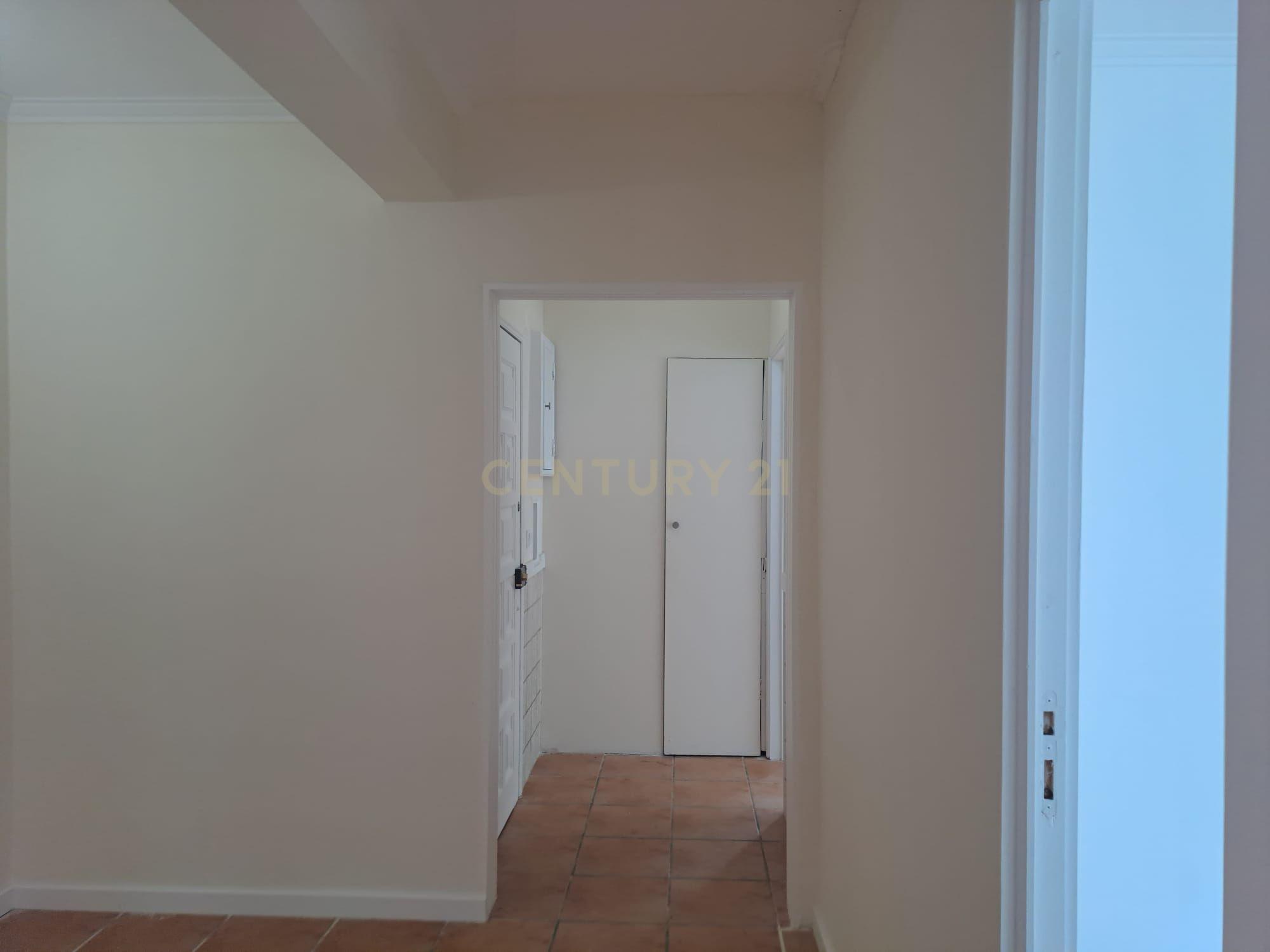 Fotografia 11 de Apartamento T2 - Tapada das Merçês