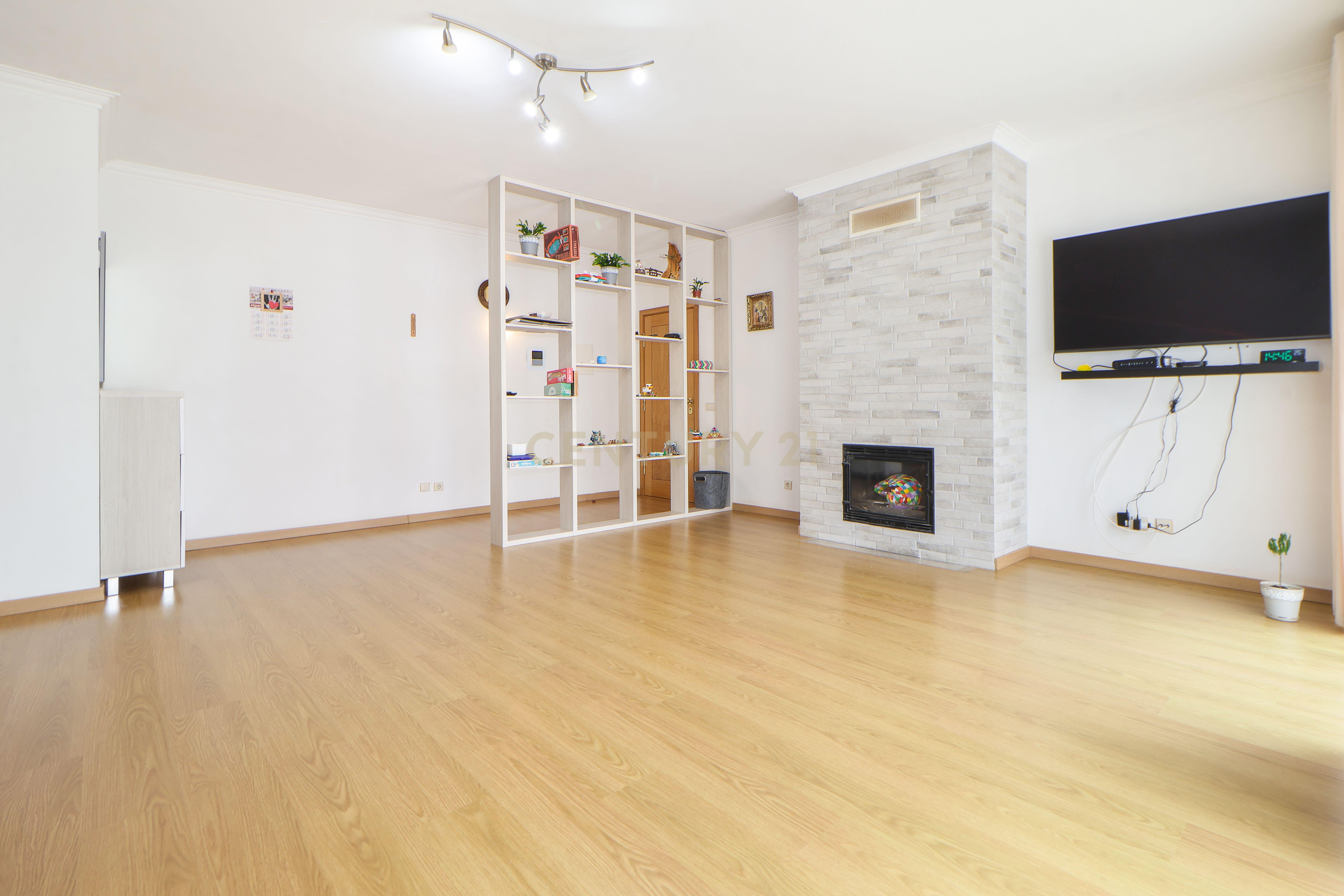 Fotografia 10 de Apartamento T2 com boas áreas, arrecadação e 1 varanda em prédio com elevador no Bairro Afonso Costa | Rua Ângela Pinto, Setúbal