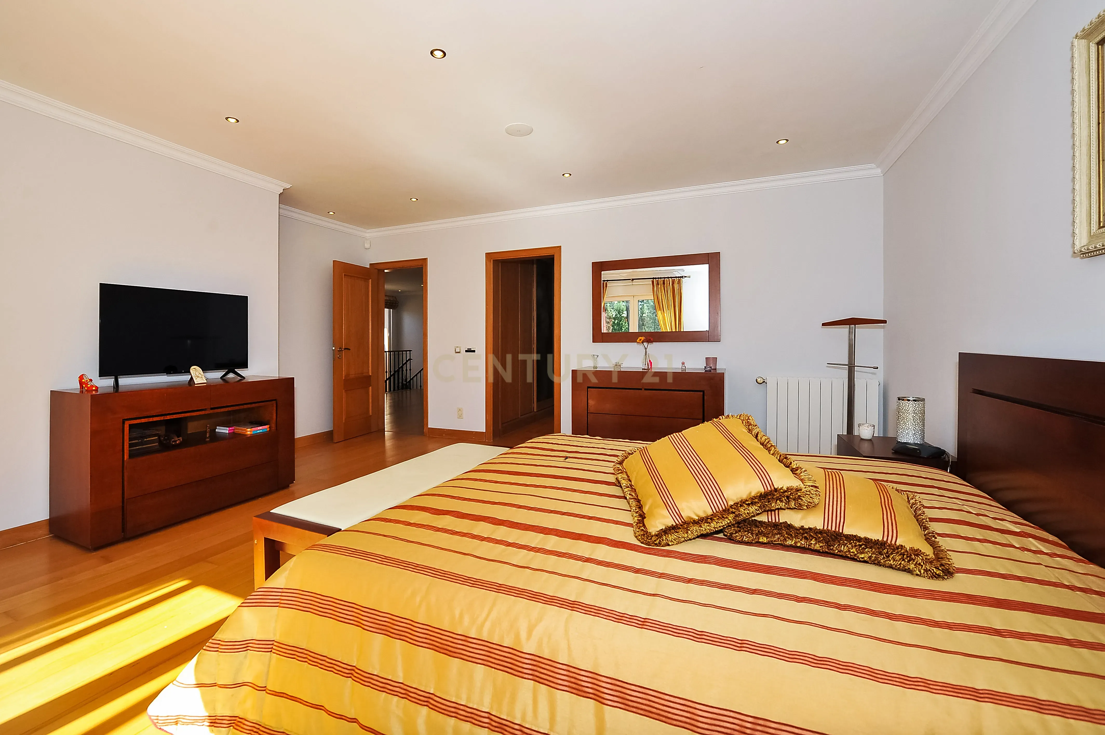 MORADIA T6 - EXELENTE INVESTIMENTO - Image 45