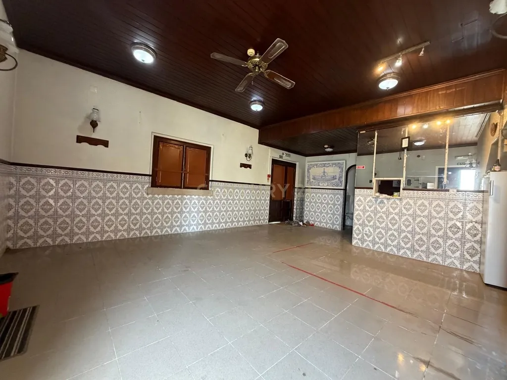 Moradia T2 no centro de Tomar, Santarém - Oportunidade Única - Image 3