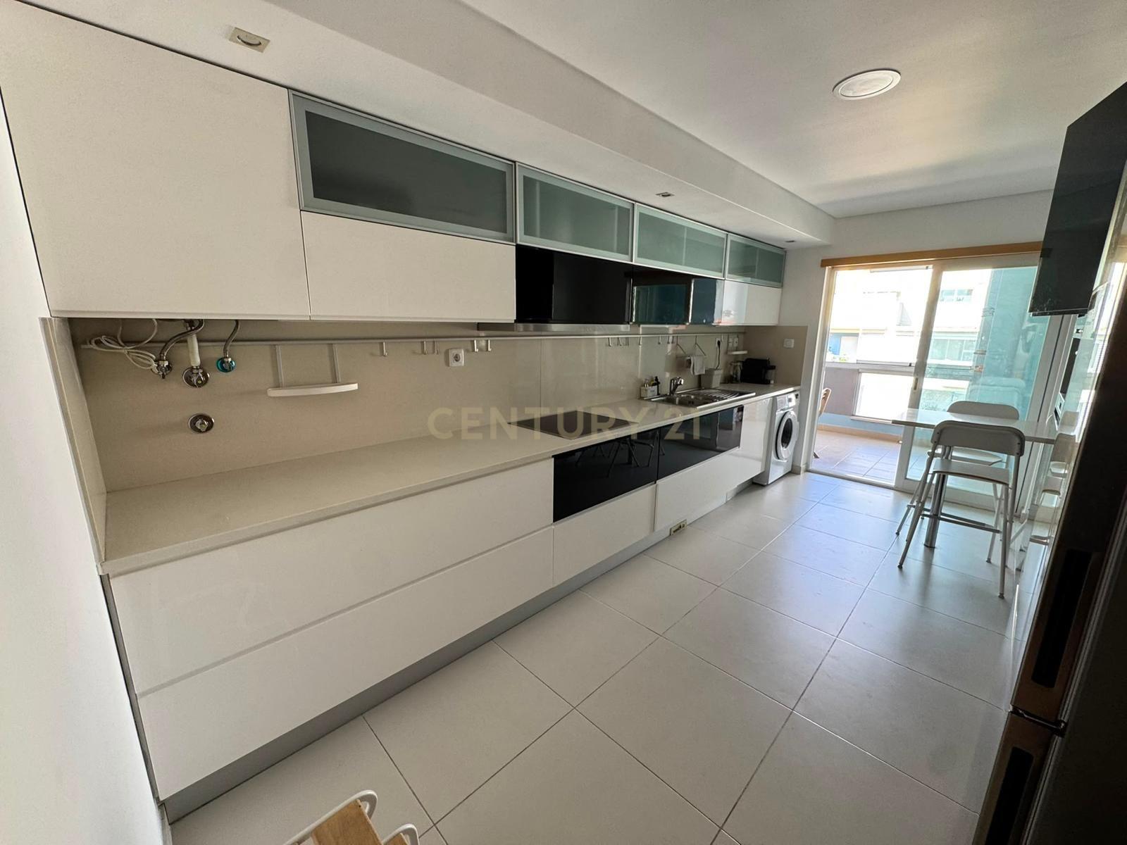 Fotografia 4 de Arrendamento Luxuoso Apartamento T3 em Montijo com Vista Desafogada e Piscina