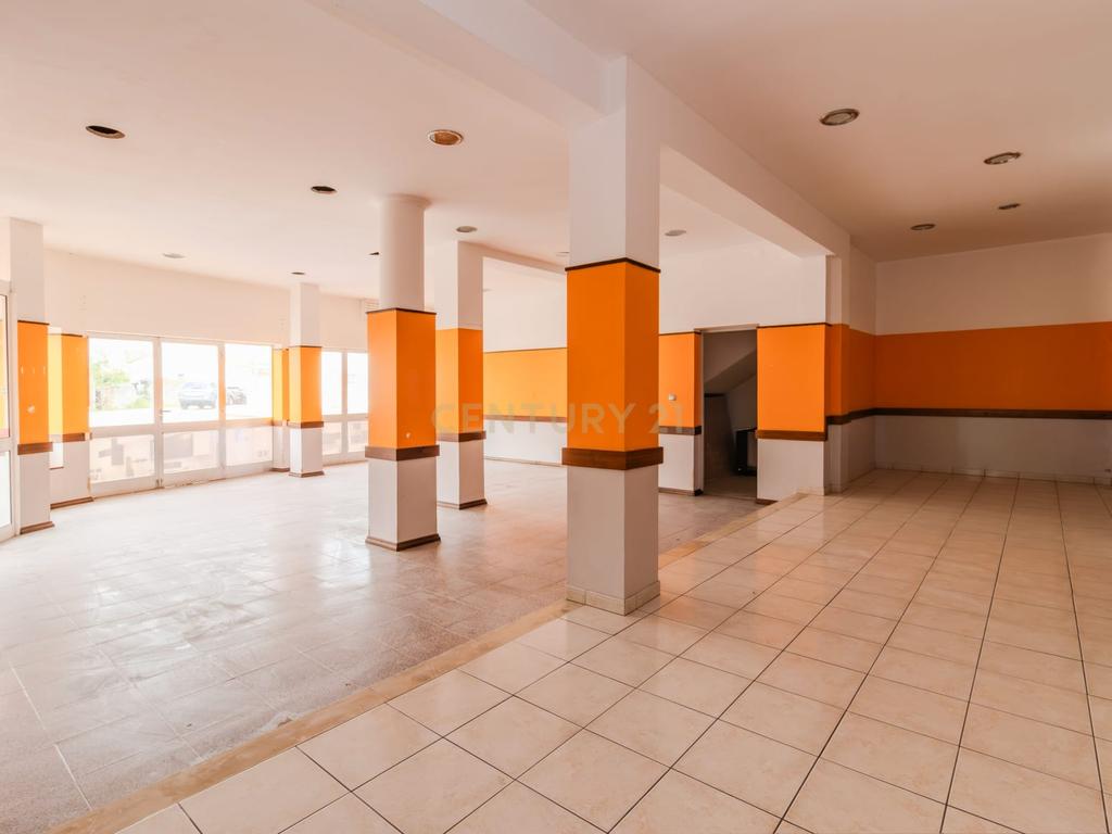 Moradia T3 + T1 + Espaço Comercial – Oportunidade Única no Centro da Vieira de Leiria - Image 15
