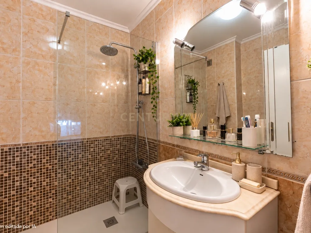 Apartamento T4 Duplex com terraço e logradouro | Matosinhos - Image 13