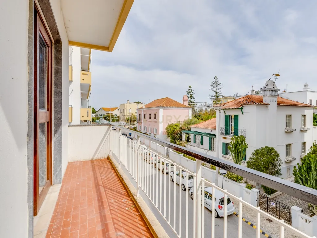 Apartamento T 4 em Faro no centro da cidade a 300m do mercado Municipal. - Image 6