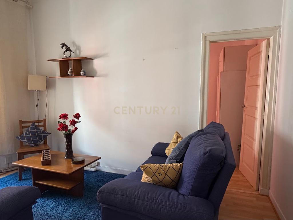T4 em Arroios para remodelação com vista sobre Lisboa - Lisboa - Image 4