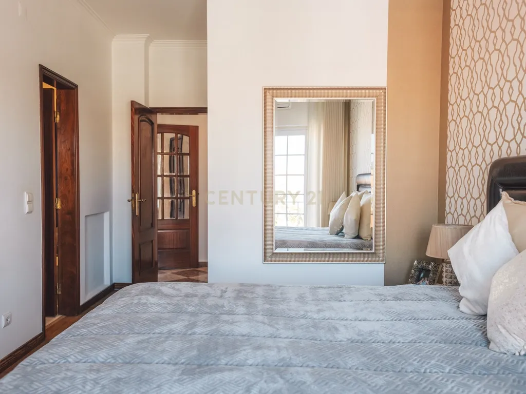 Moradia Isolada T4+2 com Piscina | Lazarim – Charneca da Caparica - Image 20