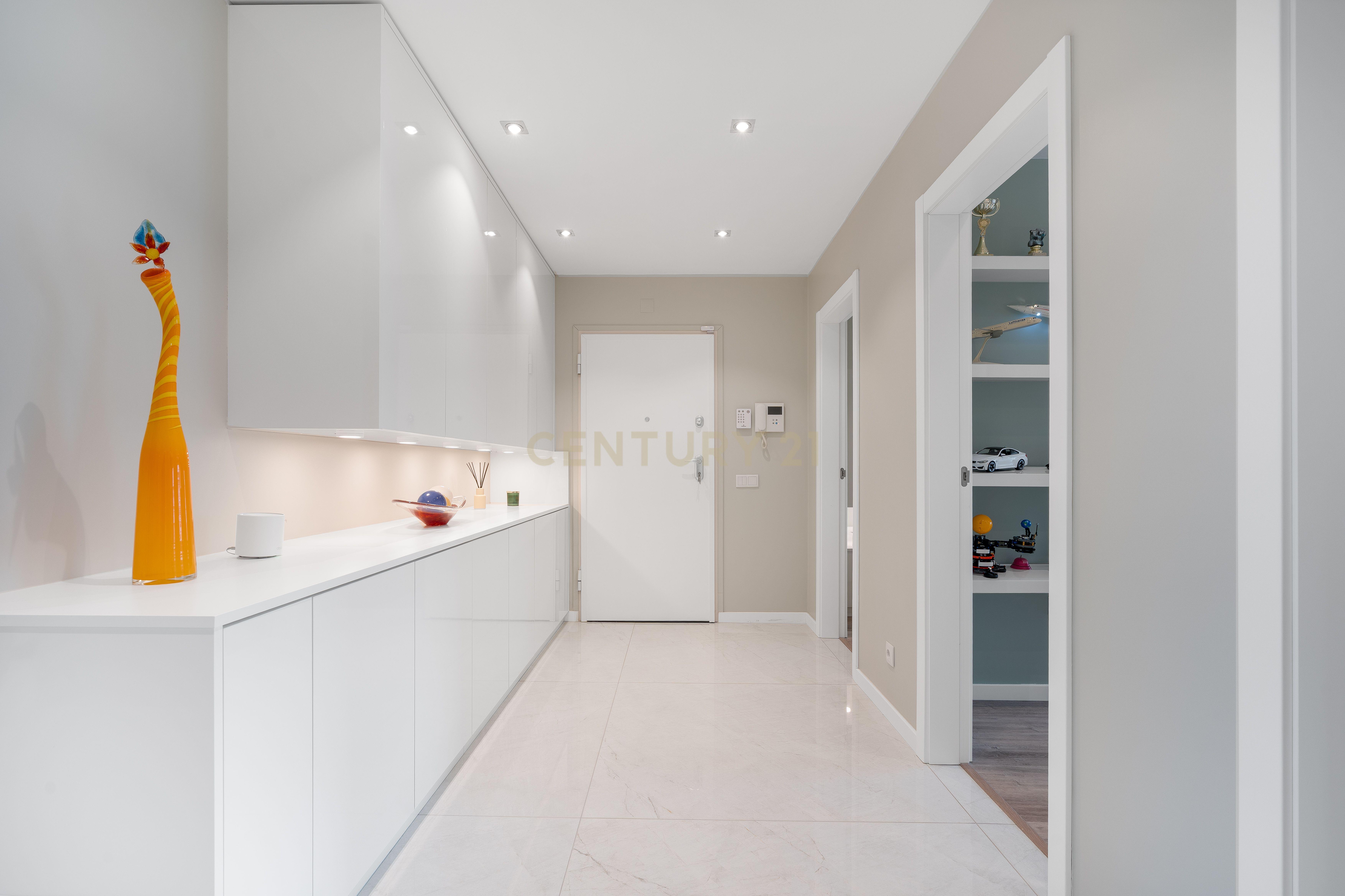 Fotografia 9 de Exclusivo Apartamento T4 com Renovação de Charme