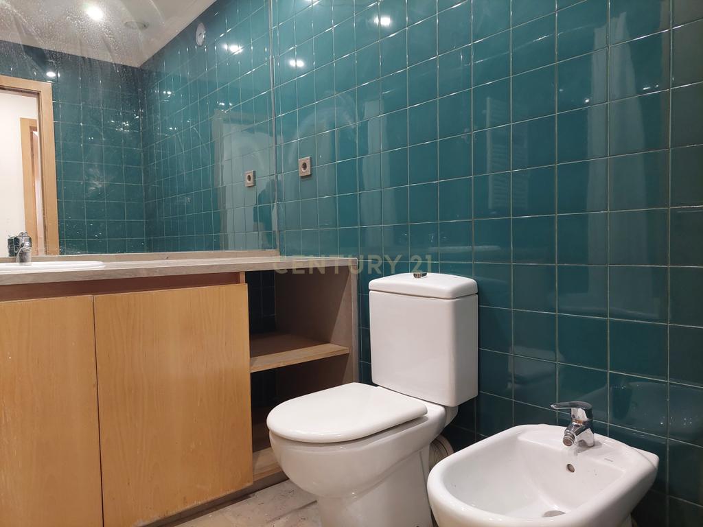 ARRENDADO - T2 Condomínio Alcântara Rio com 1 Parqueamento - Alcântara Rio - Image 13