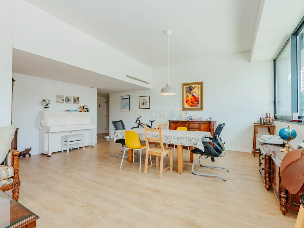 Apartamento T4 no VALRIO, Olivais - Image 4