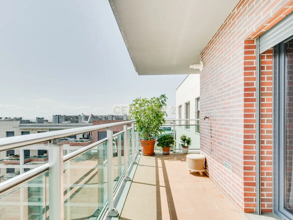 Apartamento T2 com Box p/ 2 Carros - Malvarosa, Alverca - Image 13