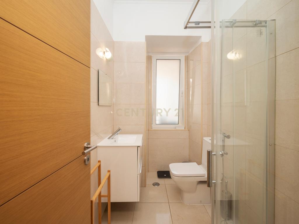 T3 com 126m2 Remodelado e com Elevador nos Anjos - Image 18