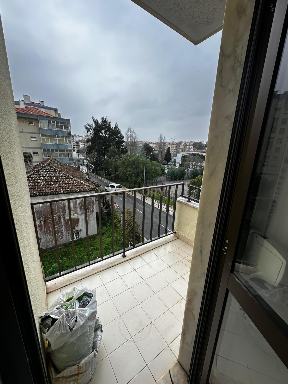 Apartamento T2 em Agualva-Cacém Oportunidade Única por 225.000€ - Image 11