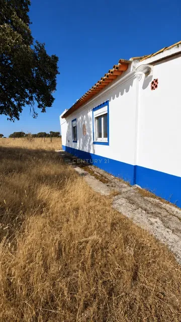 Fotografia 5 de Quinta OFF-GRID com Moradia e Piscina em Granja, Mourão – Um Refúgio Único no Alentejo