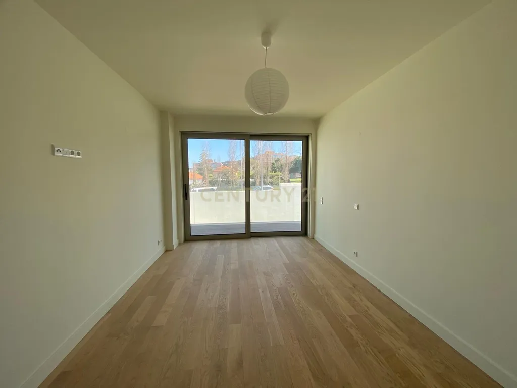 Apartamento T2 Novo com varanda, dois lugares de estacionamento, arrumo e fantásticas vistas sobre o rio - Image 25